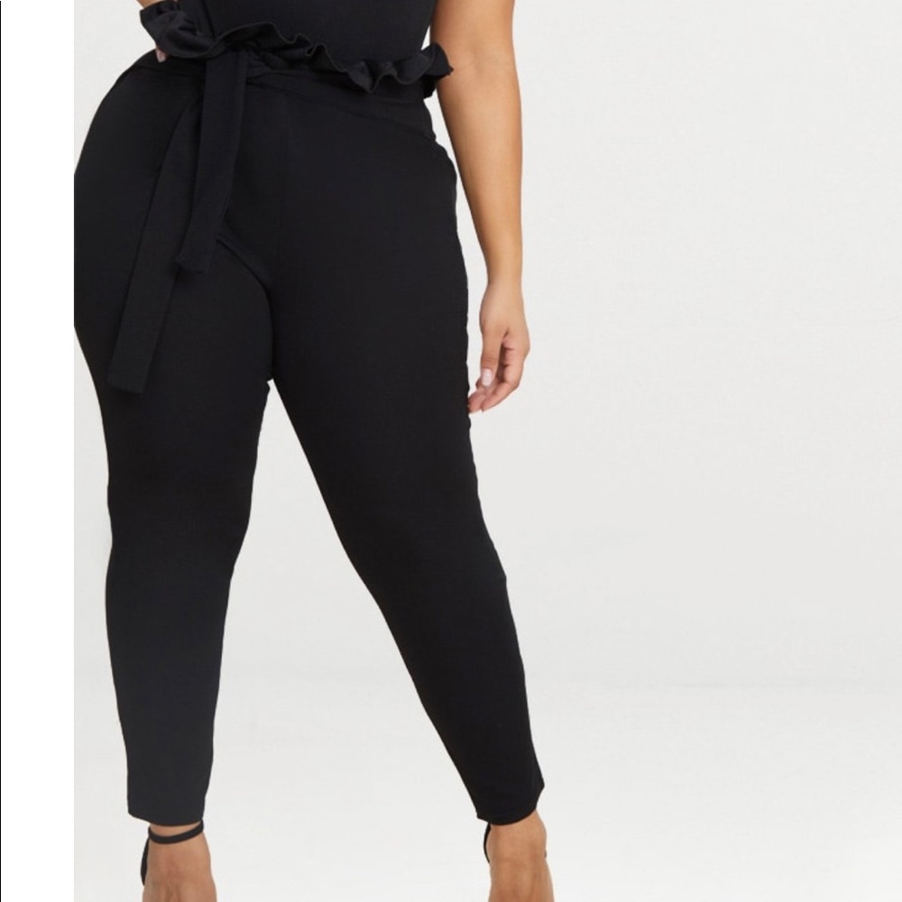 Pretty Little Thing NWT Paperbag Skinny Trousers black Size 18